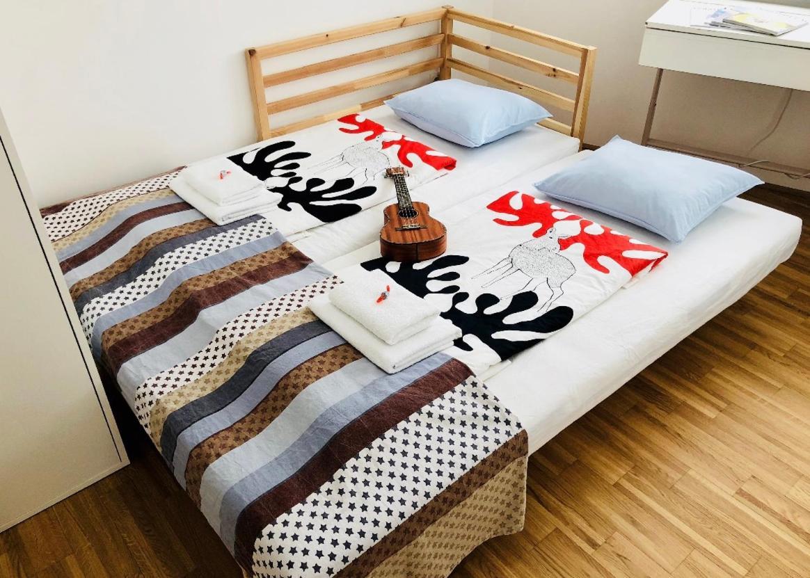 Cozy Danube Room - 15 Mins To Downtown Відень Екстер'єр фото
