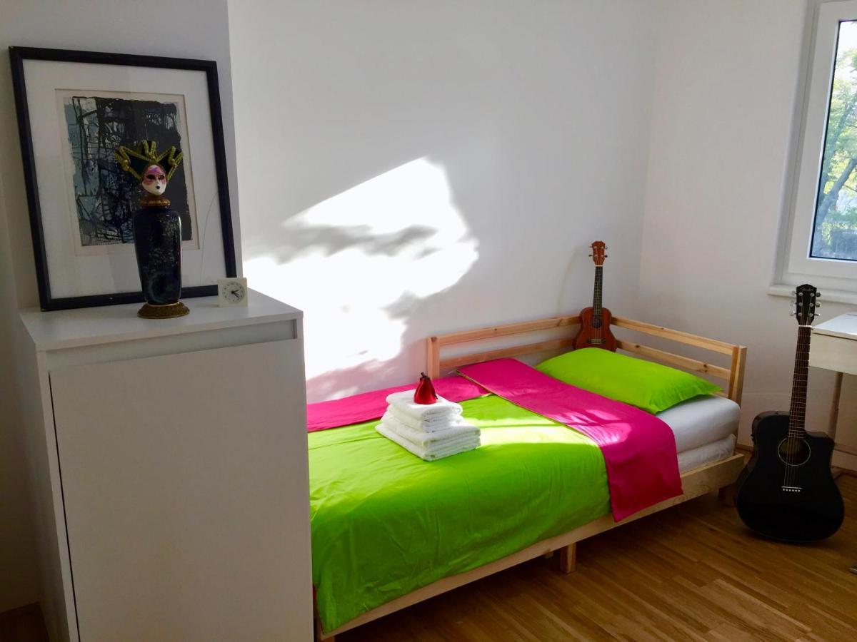 Cozy Danube Room - 15 Mins To Downtown Відень Екстер'єр фото