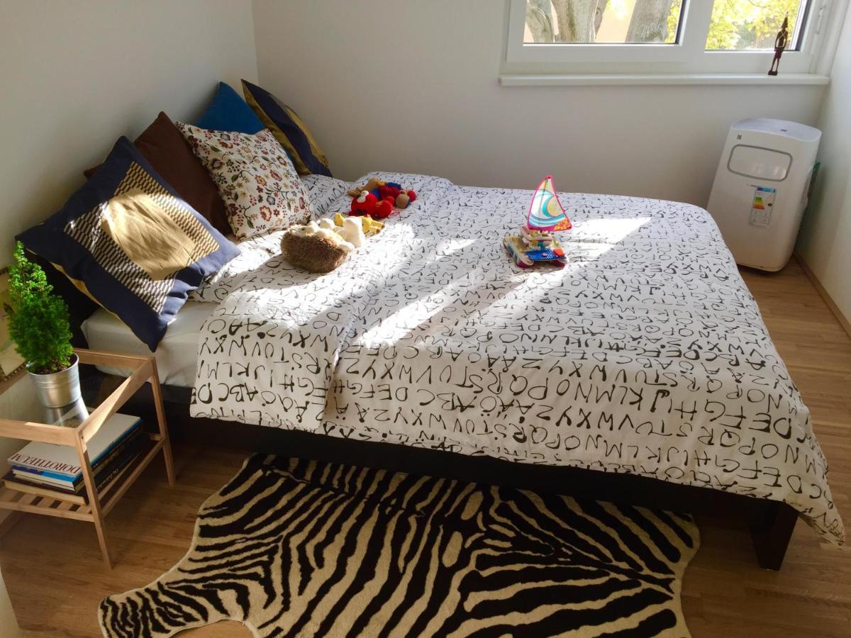 Cozy Danube Room - 15 Mins To Downtown Відень Екстер'єр фото